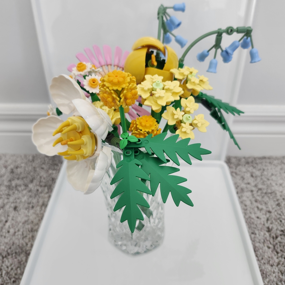 LEGO QR CODE Unused!!! Botanicals Flower Set Yellow With Instuctions Code blue
